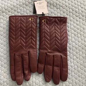 Gorgeous wine COACH Tech Glove leather gloves NWT